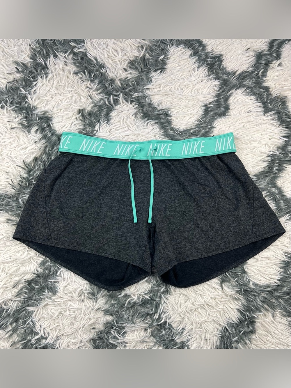 Nike Women’s Teal Graphite Athletic Shorts Elastic Waist Band Size Large